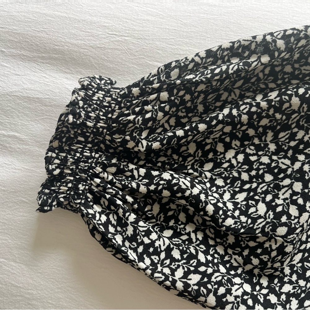 Abercrombie Black and White Long Sleeve Square Neck Top Size Small - Picture 6 of 7